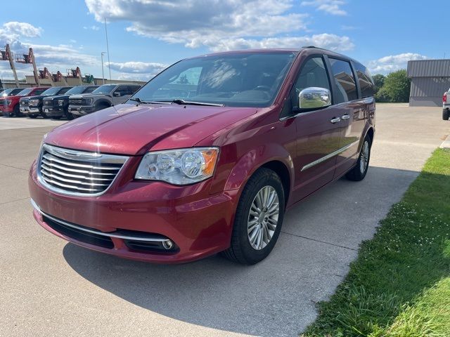 2016 Chrysler Town & Country Touring-L Anniversary Edition