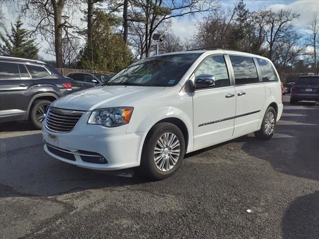 2016 Chrysler Town & Country Touring-L Anniversary Edition