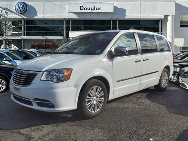 2016 Chrysler Town & Country Touring-L Anniversary Edition