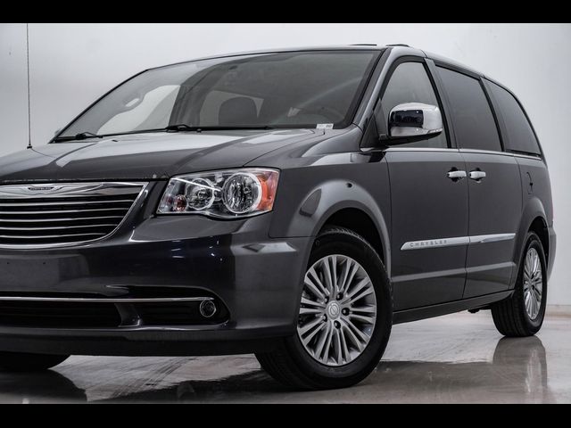 2016 Chrysler Town & Country Touring-L Anniversary Edition