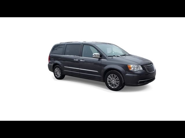 2016 Chrysler Town & Country Touring-L