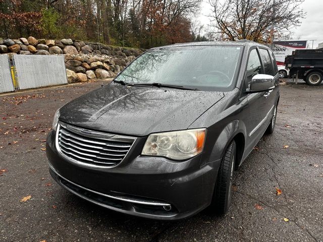 2016 Chrysler Town & Country Touring-L