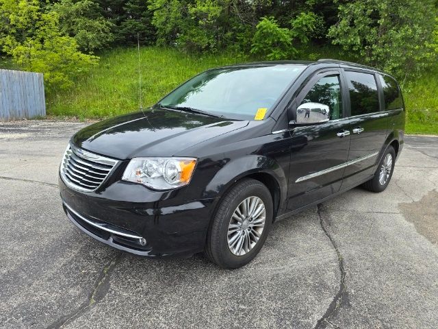 2016 Chrysler Town & Country Touring-L