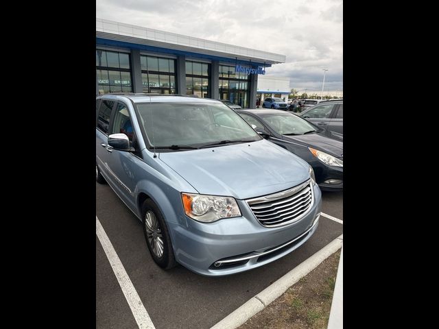 2016 Chrysler Town & Country Touring-L Anniversary Edition