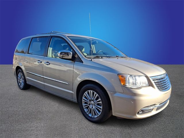 2016 Chrysler Town & Country Touring-L