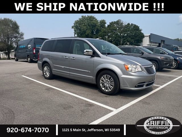 2016 Chrysler Town & Country Touring-L