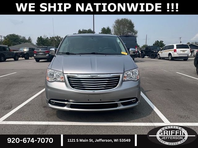 2016 Chrysler Town & Country Touring-L