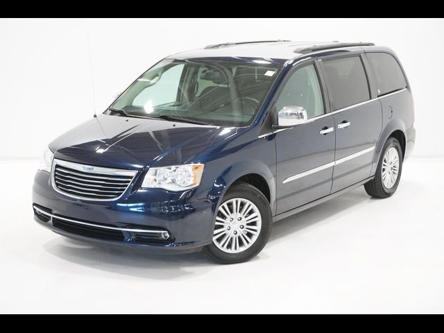 2016 Chrysler Town & Country Touring-L