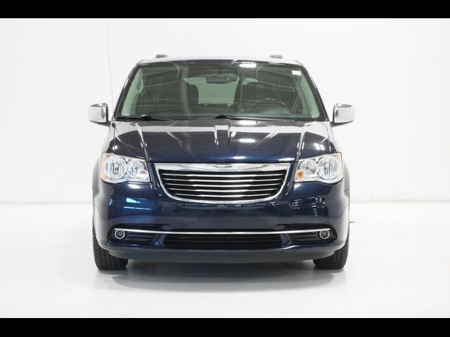 2016 Chrysler Town & Country Touring-L