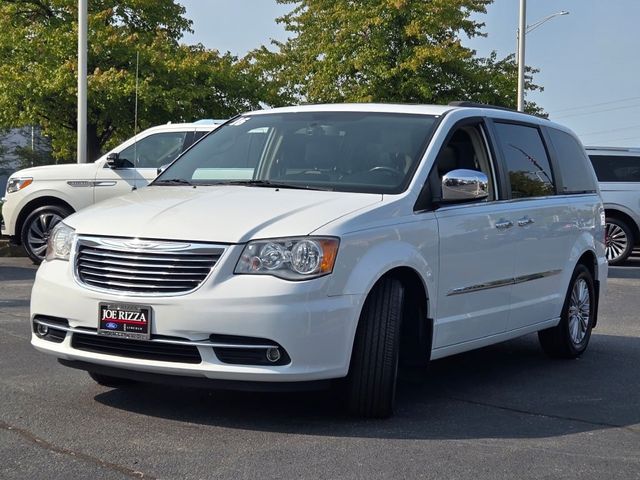 2016 Chrysler Town & Country Touring-L Anniversary Edition