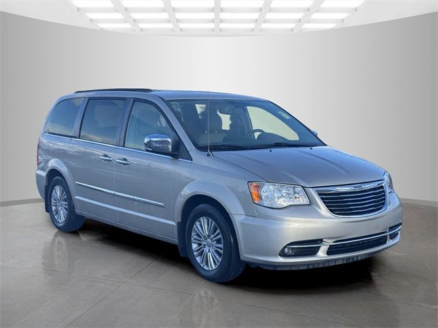 2016 Chrysler Town & Country Touring-L Anniversary Edition