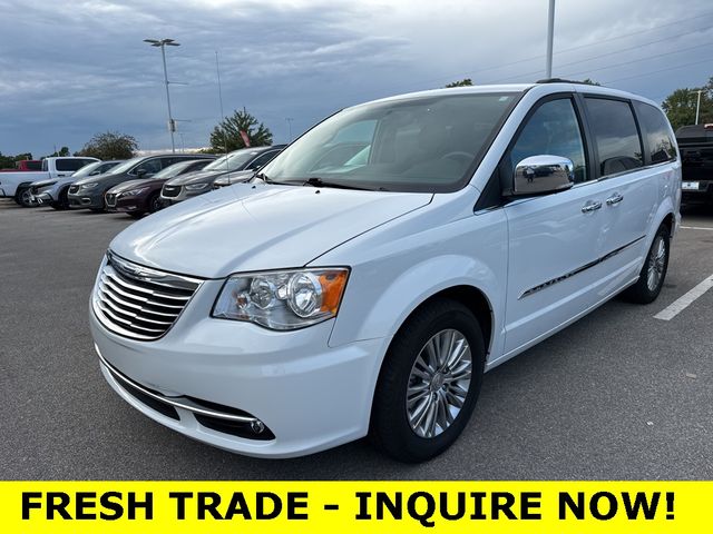 2016 Chrysler Town & Country Touring-L