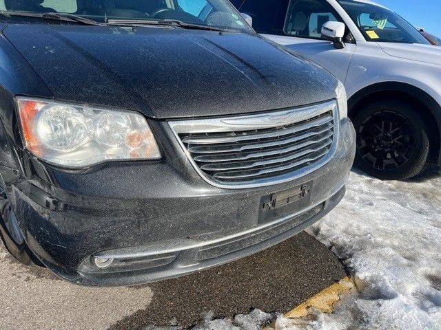 2016 Chrysler Town & Country Touring-L Anniversary Edition