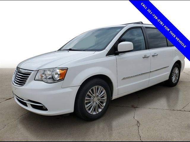 2016 Chrysler Town & Country Touring