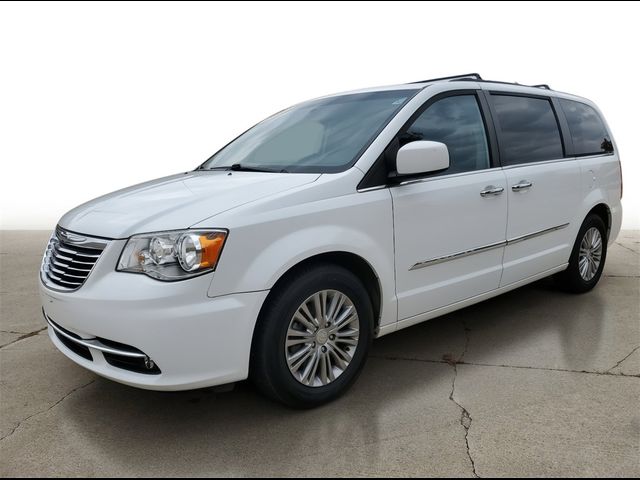 2016 Chrysler Town & Country Touring