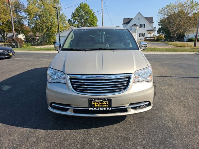 2016 Chrysler Town & Country Touring-L Anniversary Edition