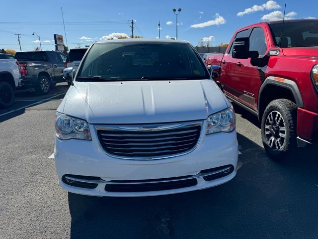 2016 Chrysler Town & Country Touring-L Anniversary Edition