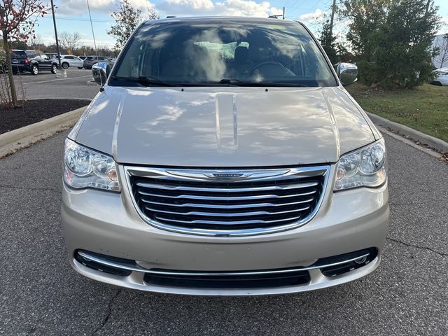 2016 Chrysler Town & Country Touring-L Anniversary Edition