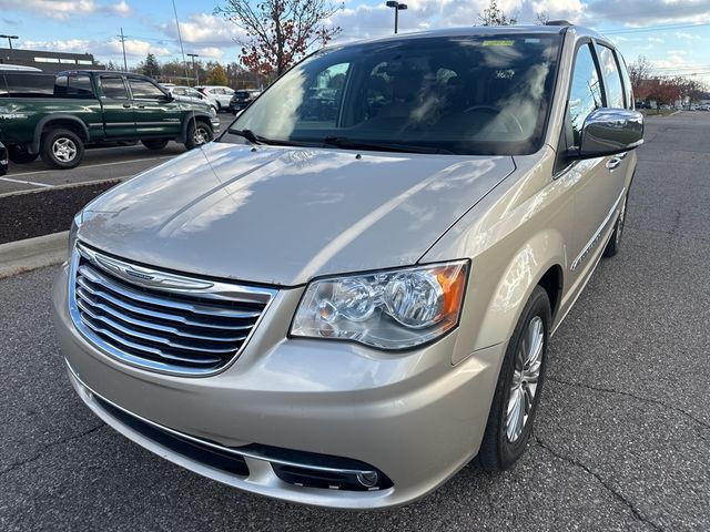 2016 Chrysler Town & Country Touring-L Anniversary Edition