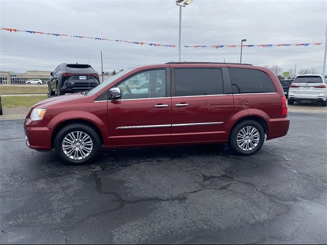 2016 Chrysler Town & Country Touring-L Anniversary Edition