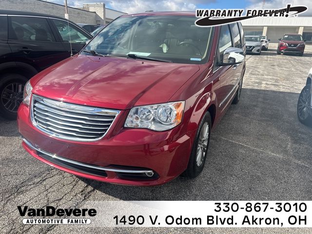 2016 Chrysler Town & Country Touring-L