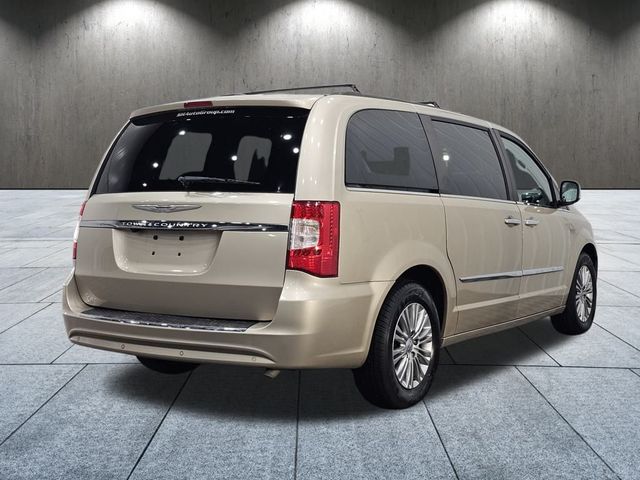 2016 Chrysler Town & Country Touring-L Anniversary Edition