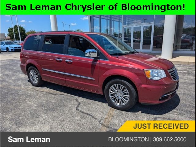 2016 Chrysler Town & Country Touring-L