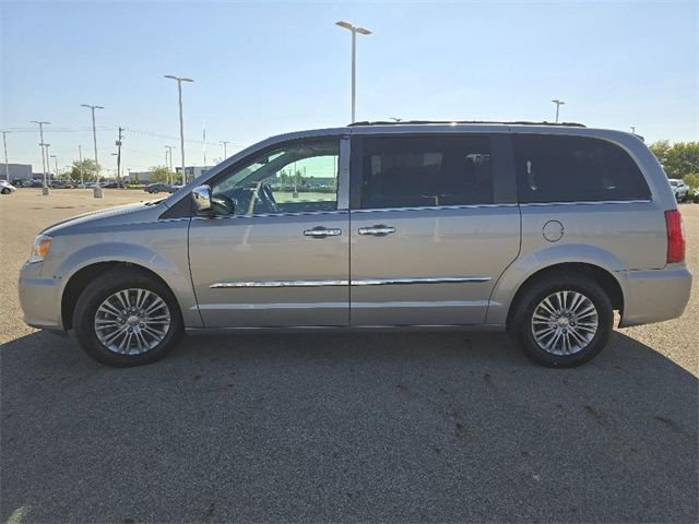 2016 Chrysler Town & Country Touring-L Anniversary Edition