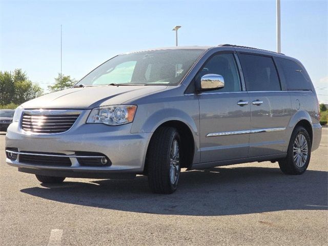 2016 Chrysler Town & Country Touring-L Anniversary Edition