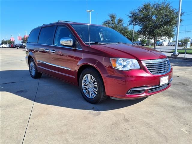 2016 Chrysler Town & Country Touring-L Anniversary Edition