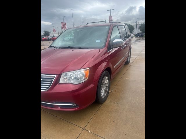 2016 Chrysler Town & Country Touring-L Anniversary Edition