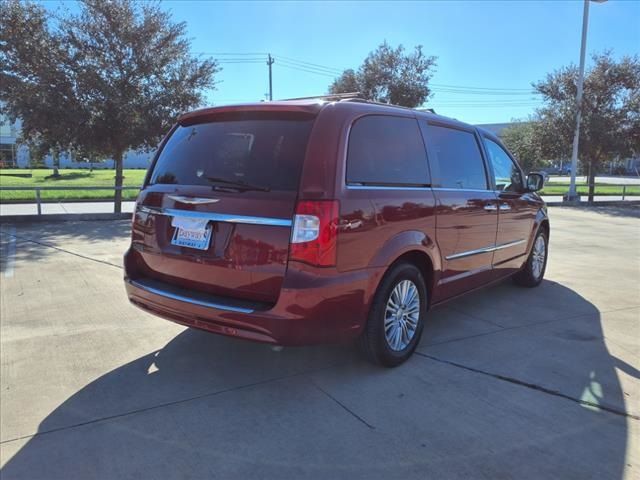 2016 Chrysler Town & Country Touring-L Anniversary Edition