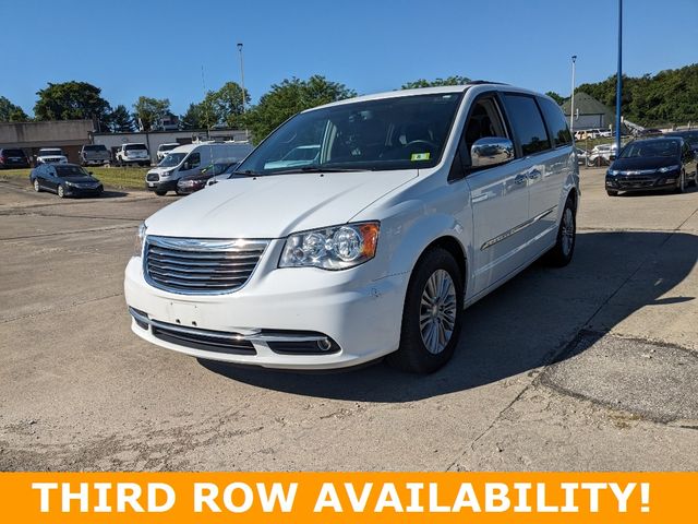 2016 Chrysler Town & Country Touring-L Anniversary Edition