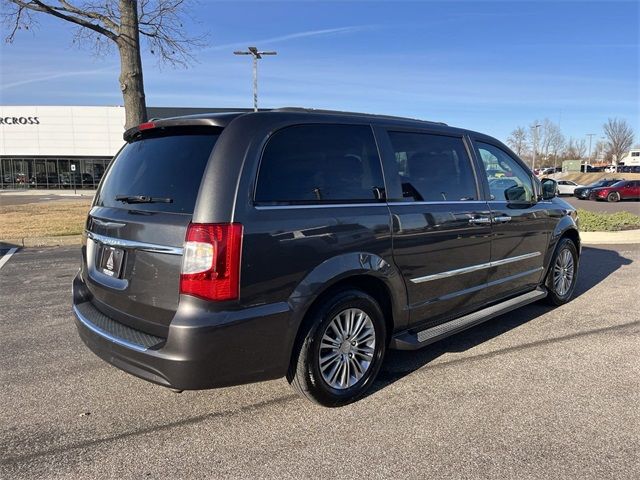 2016 Chrysler Town & Country Touring-L Anniversary Edition