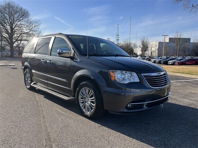 2016 Chrysler Town & Country Touring-L Anniversary Edition