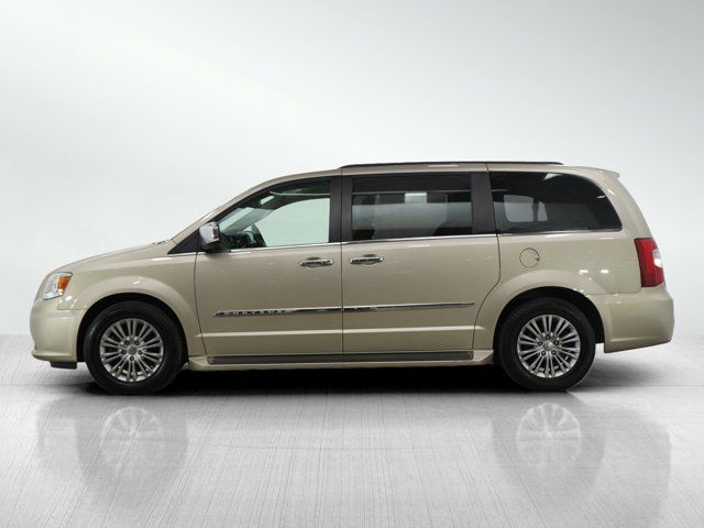 2016 Chrysler Town & Country Touring-L