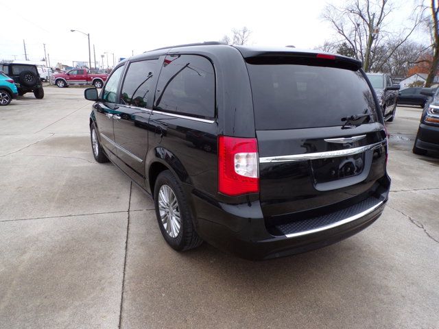 2016 Chrysler Town & Country Touring-L Anniversary Edition