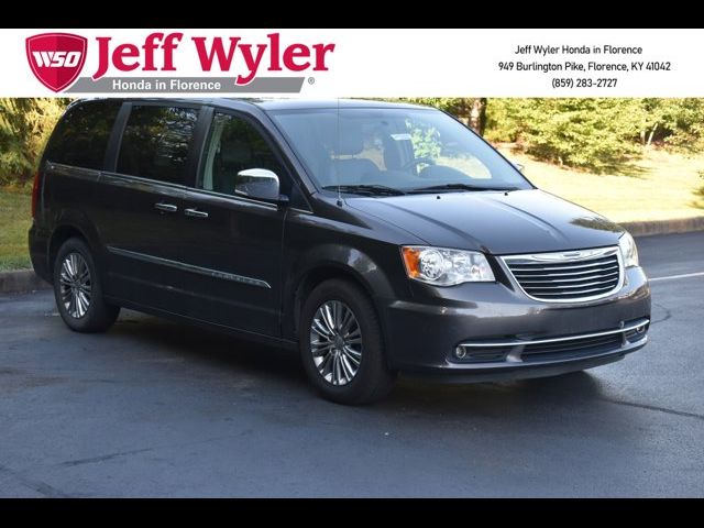 2016 Chrysler Town & Country Touring-L Anniversary Edition