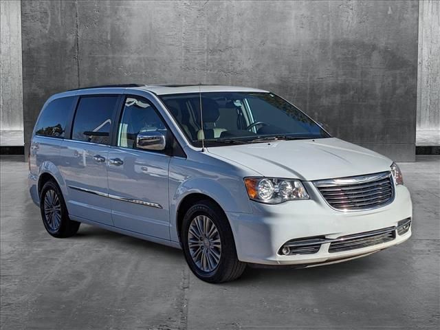 2016 Chrysler Town & Country Touring-L Anniversary Edition