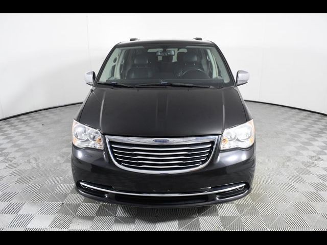 2016 Chrysler Town & Country Touring-L Anniversary Edition