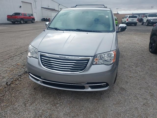 2016 Chrysler Town & Country Touring-L Anniversary Edition