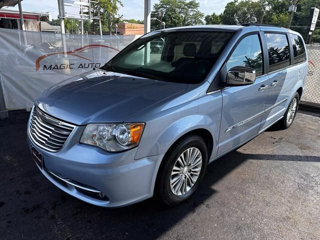 2016 Chrysler Town & Country Touring-L Anniversary Edition