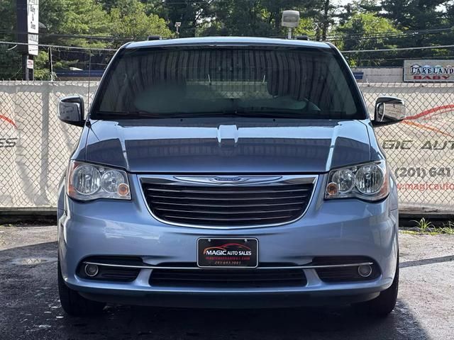 2016 Chrysler Town & Country Touring-L Anniversary Edition