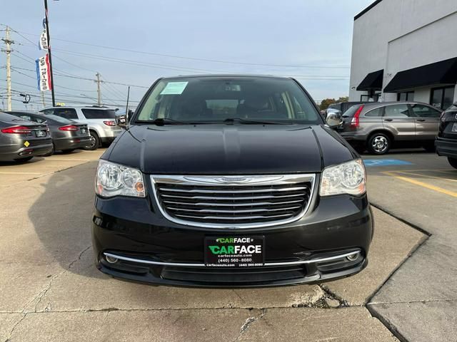 2016 Chrysler Town & Country Touring-L Anniversary Edition