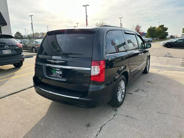 2016 Chrysler Town & Country Touring-L Anniversary Edition