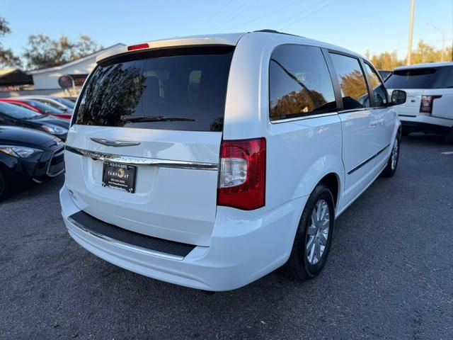 2016 Chrysler Town & Country Touring