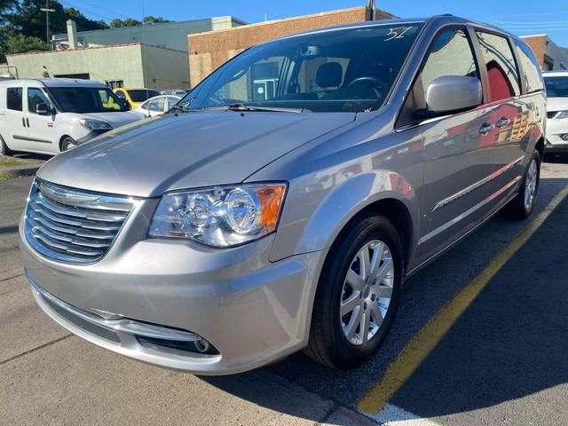 2016 Chrysler Town & Country Touring