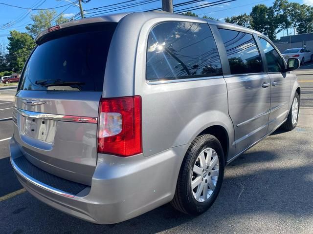 2016 Chrysler Town & Country Touring