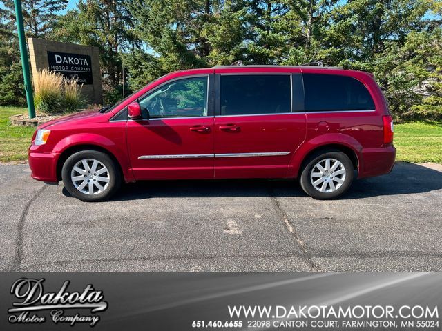 2016 Chrysler Town & Country Touring