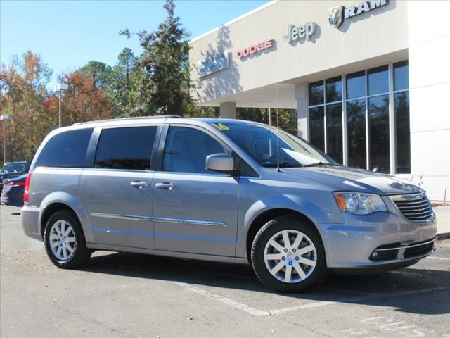 2016 Chrysler Town & Country Touring